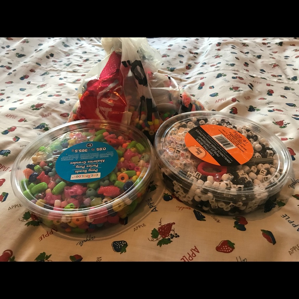 Bundle of beads to make kandi/bracelets/crafts!
